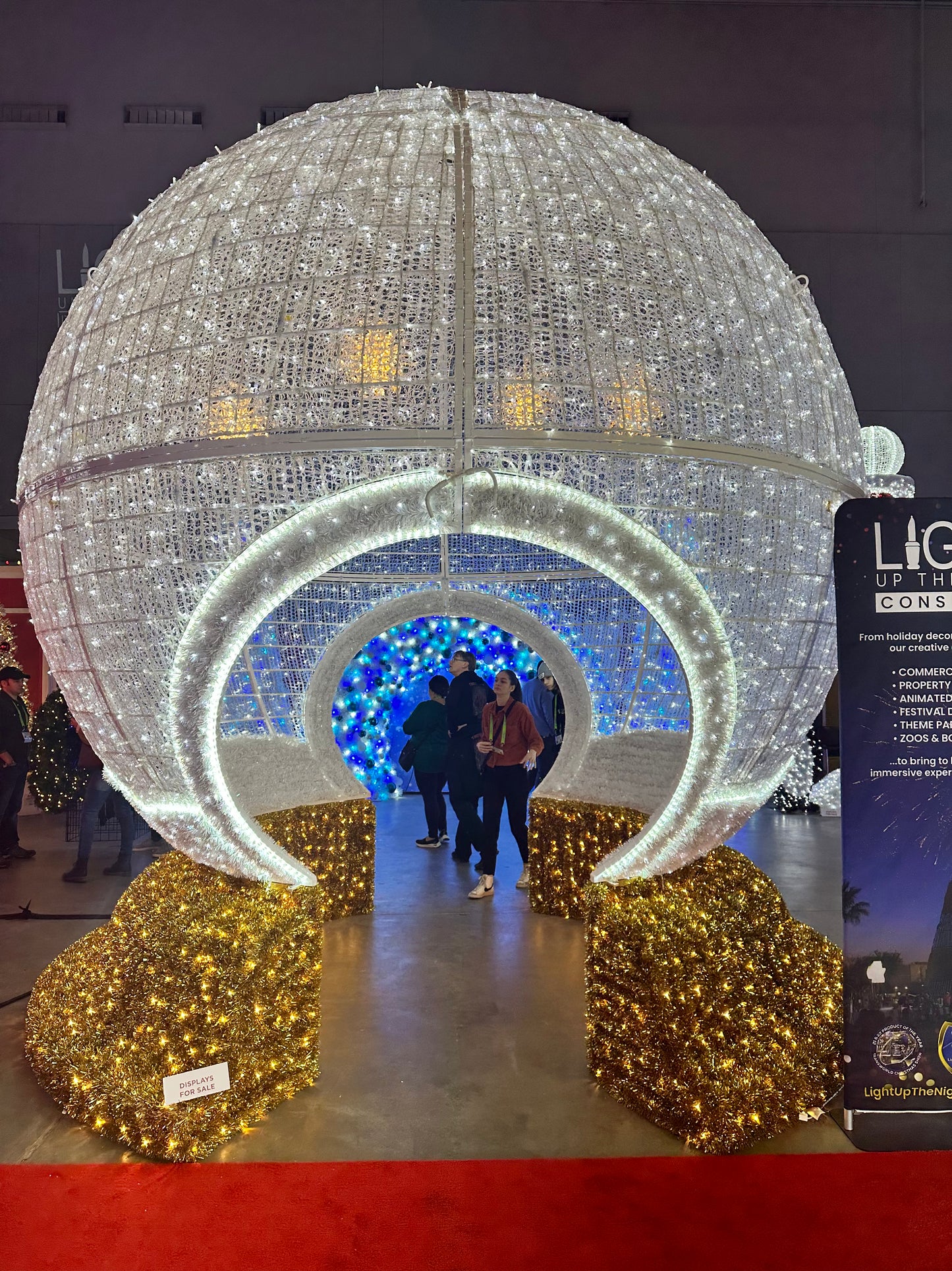 15' Snow Globe walkthrough