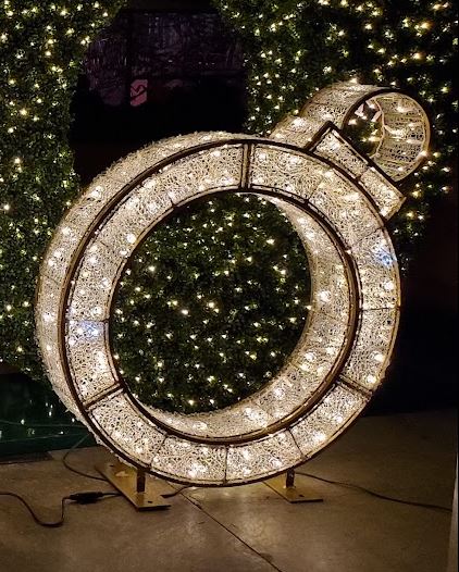 Majestic Ornament